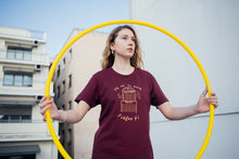 Load image into Gallery viewer, Où va le monde Γιάγκο μ'; | Claret Red | T-shirt